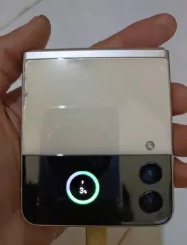 Samsung Z Flip 3 murah aja.. Minus lcd