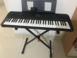 Keyboard Yamaha PSR-E273, kondisi like new (jarang pakai)