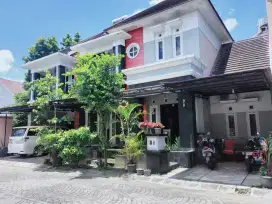 Disewakan Rumah Mewah Strategis Dekat Tugu