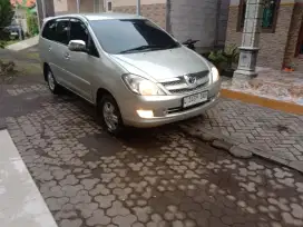 Toyota Kijang Innova 2007 Bensin