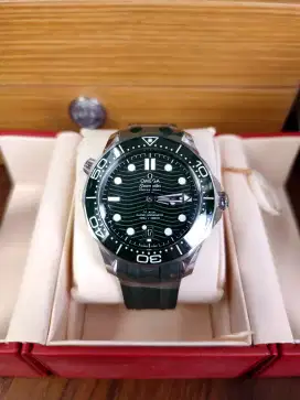 Omega Seamaster Diver Green BNIB25