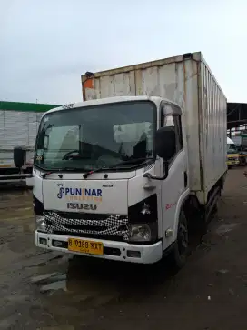 ISUZU NMR71 2019