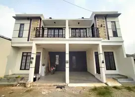 Rumah dengan lingkungan nyaman konsep Bali di perbatasan Cibubur