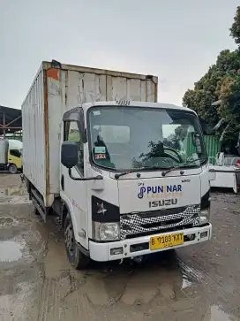 ISUZU NMR71 2019 BOX BESI