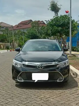( TDp 15 jt ) Camry 2.5 V Matic Hitam met thn 2016