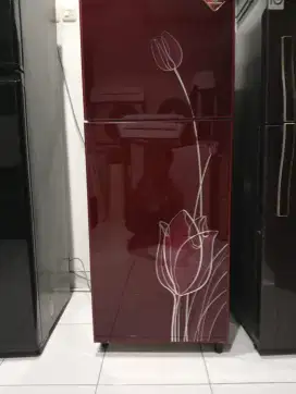 dijual kulkas 2 pintu merk polytron