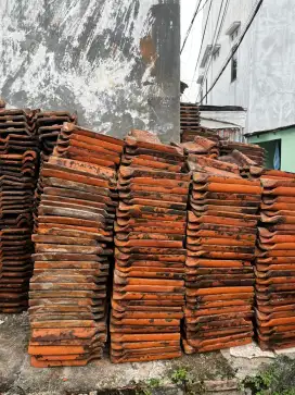 Genteng bekas bongkaran rumah