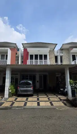 Rumah Full Renov Dekat Mall di Cluster Palm, Summarecon Bekasi