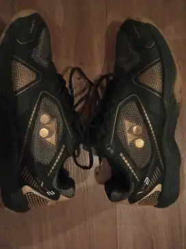 JUAL CEPAT SEPATU YONEX MACH BLACK SIZE 44