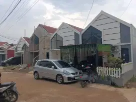 Rumah di Depok. Bebas banjir, akses mobil.