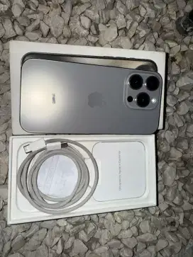 iphone 15 pro natural titanium