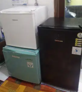 Dijual kulkas mini Changhong, Toshiba Glacio, kulkas Changhong 100L