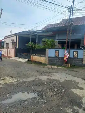 Dijual Rumah Lokasi di Villa Santika Grogol Depok