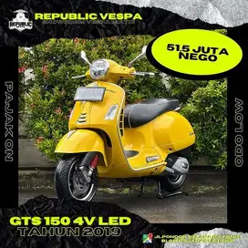Piaggio Vespa GTS 150 4V IGET ABS LED FACELIFT 2019 Warna Kuning