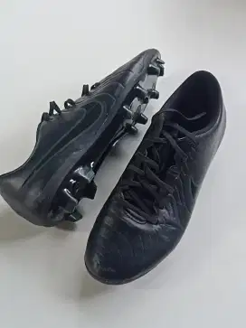 Sepatu Bola Nike Tiempo Legend 10 Club Black Deep Jungle