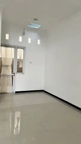 Dijual Rumah Sukolilo Dian Regency 2 Full Renovasi