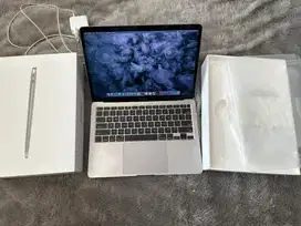 macbook air M1 2020 8/256