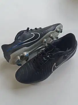 Sepatu Bola Nike Tiempo Legend 10 Academy