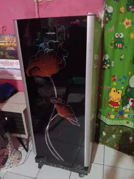 Kulkas 1 pintu merk polytron