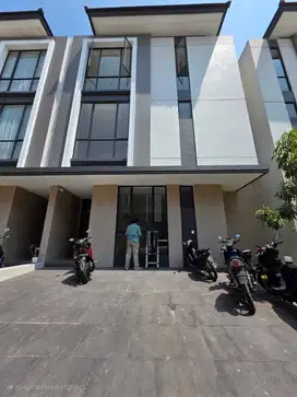 Rumah bagus modern kekinian di cluster elite ASYA Jakarta timur