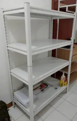 Rak besi serbaguna produk Selma