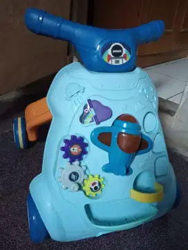 Baby walker untuk belajar jalan