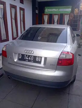 Mobil Audi A4 2.0 2001 silver