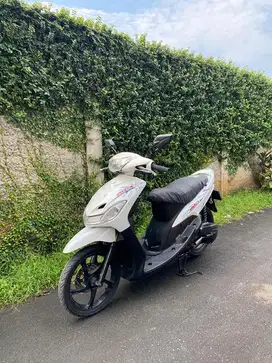 Yamaha mio smile 2009 warna putih