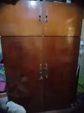 DIJUAL LEMARI JATI