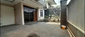 Disewakan Rumah Jarang Ada Lokasi Turangga Buah Batu Furnish Ada Kolam