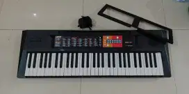 Keyboard Yamaha PSR F51 bekas