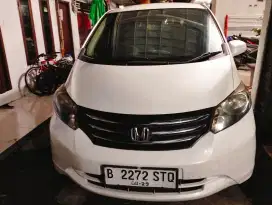 Honda Freed PSD 2009 mulus sangat terawat