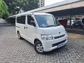 TDP Rendah Daihatsu Gran max 1.3 D Face To Face Bensin-MT 2017 Putih