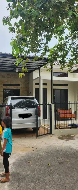 Rumah siap huni, strategis, dekat MRT di Lebak Bulus Jaksel