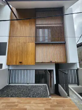 FOR SALE Rumah baru, Town house Buah Batu Sekelimus