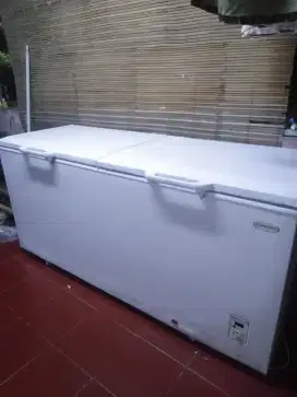 Di jual Frezzer box merk Sansio kapasitas 618 liter NORMAL DINGIN BEKU
