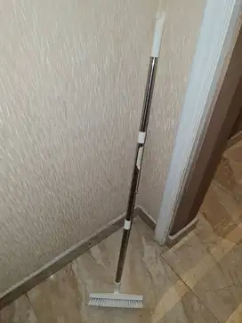 pembersih WC lantai kamar mandi merk Lura bahan kuat dan karat 127cm