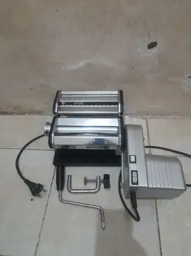 NOODLE MAKER / ALAT PEMBUAT MIE SIGNORA