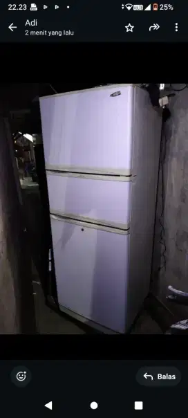 Kulkas 3pintu merk Goldstar