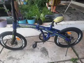 Sepeda lipat genio F24 second