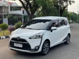 SIENTA 1.5 V CVT 2016 WARNA PUTIH FAVORIT