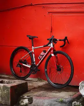 SEPEDA GRAVEL MARIN GESTALT 1