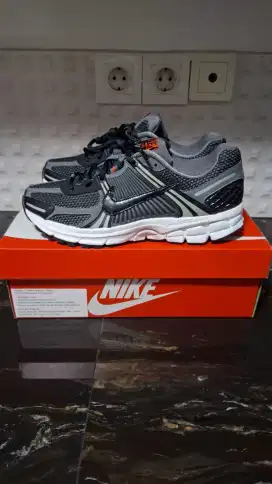 Nike Zoom vomero 5 fit 42