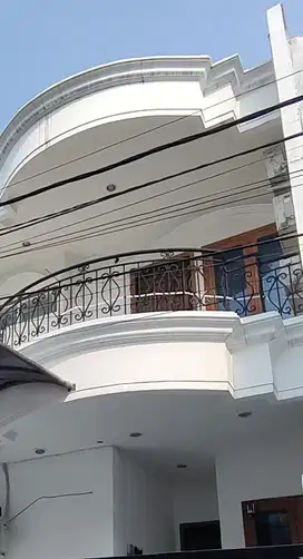 Hot sale rumah danau Sunter bagus siap huni 2½ lantai hanya 2.5m-an