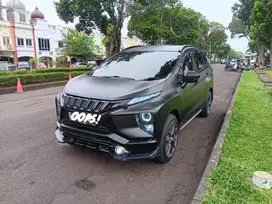 mitsubishi xpander sport matic hitam