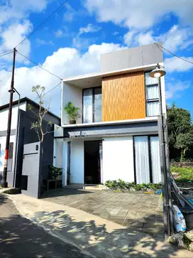 Rumah 2 Lantai Desain Idaman dekat Jalan Besi Jangkang