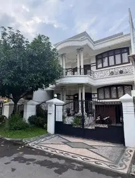 MURAH ! DIJUAL RUMAH PAKUWON INDAH SEMI CLASSIC BAGUS LEGA TERAWAT