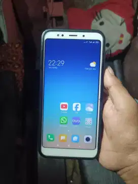 Redmi 5+plus
Ram 3/32
Masih orian min tc retak Alus 3lai
Hp siap pakai