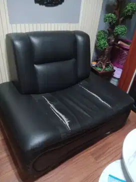 Dijual 2 buah sofa bekas