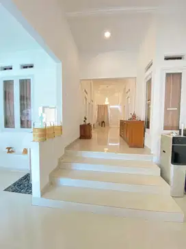 dijual rumah di kavling ui sektor barat depok